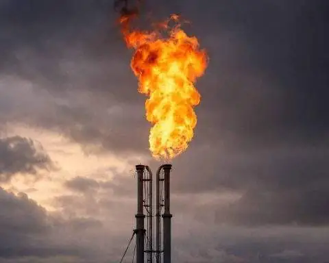 Natural gas price surge lifts UNG and U.S. gas producers as freeze tightens supply