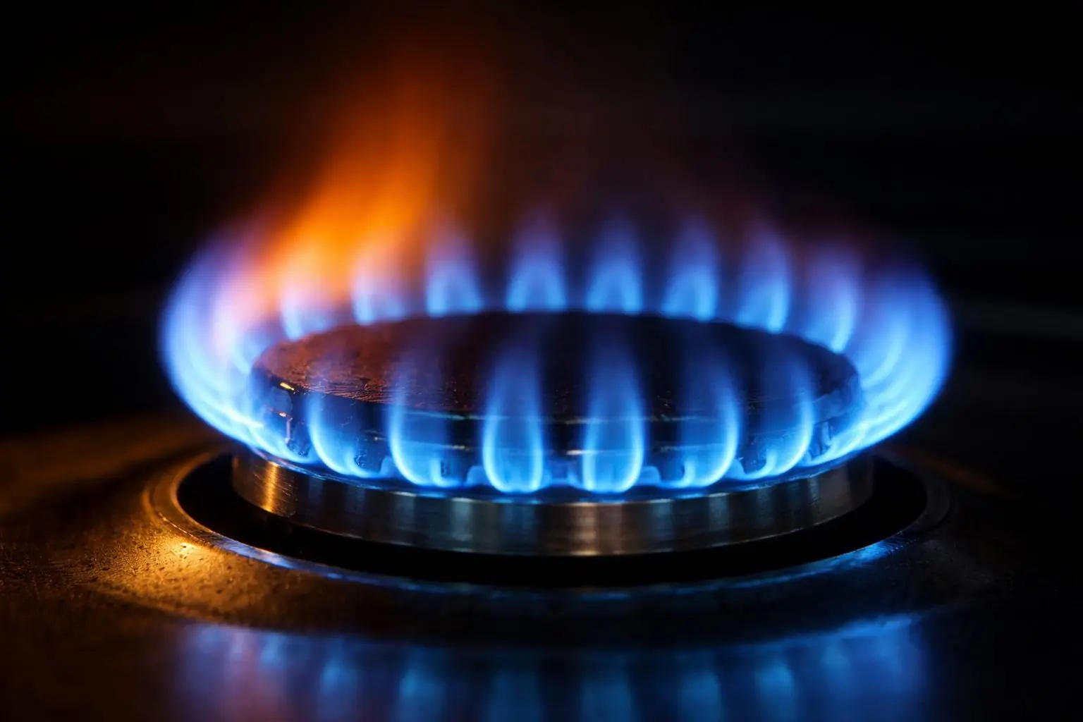 Natural gas slips toward $3.11 as storage stays heavy; UNG, EQT and Cheniere in focus