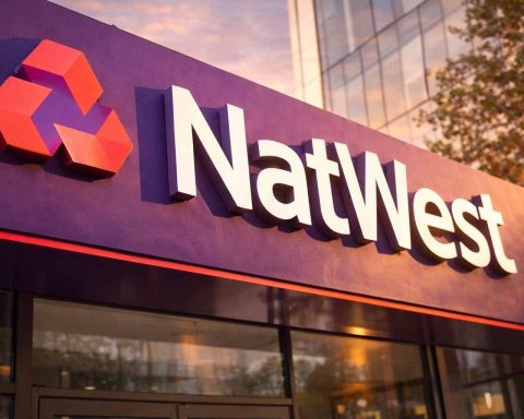 NatWest share price slips in London as UK bank stocks slide; buyback update lands