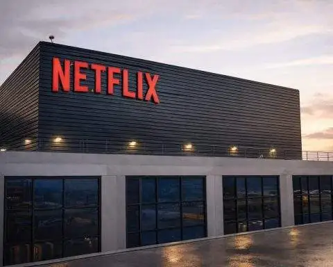 Netflix stock slides after hours as Warner Bros cash bid and 2026 outlook keep NFLX under pressure