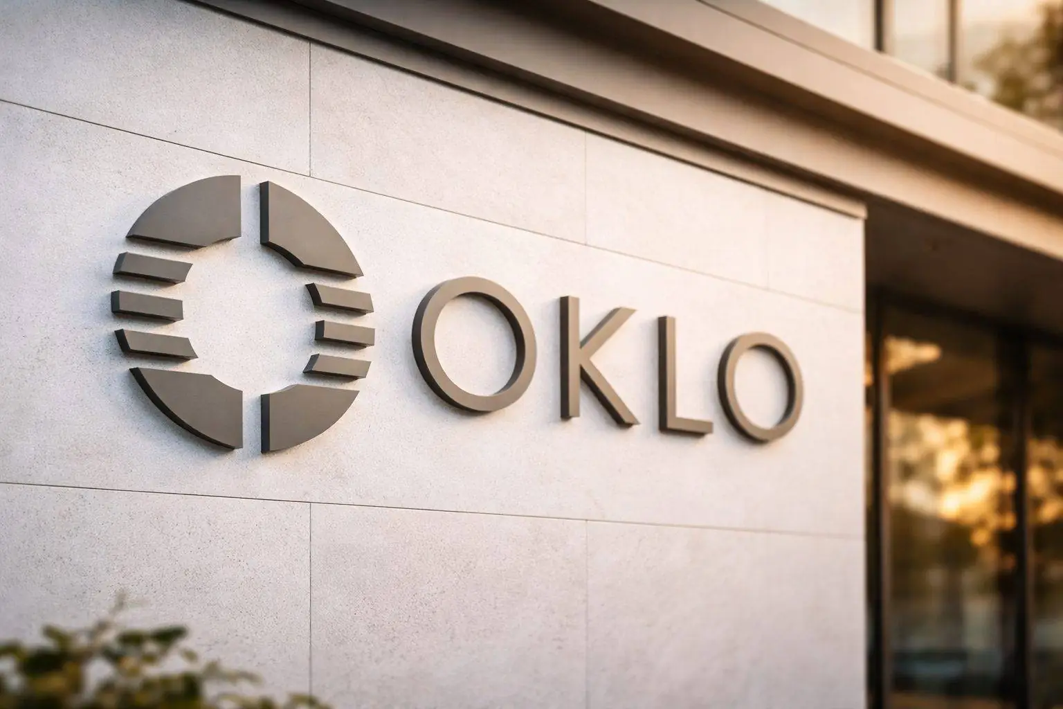 Oklo stock price drops 9% as nuclear trade cools; DOE deadline is the next tell
