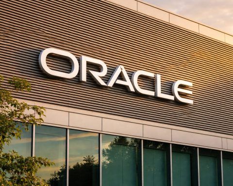 Oracle stock (ORCL) slides after bondholders sue over AI debt disclosures