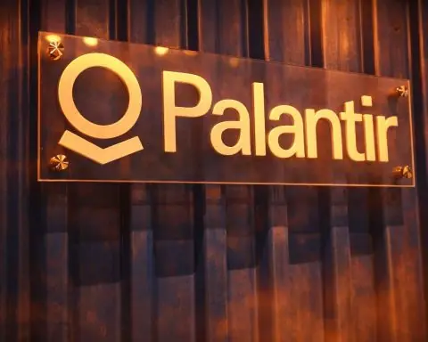Palantir stock drops nearly 6% to start 2026 as yields rise and chips rally