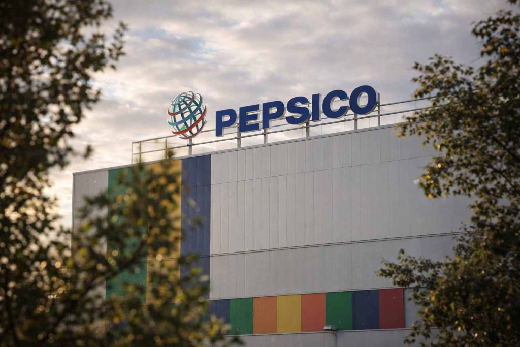 PepsiCo stock slips even as Coca-Cola rises; traders eye Feb. 3 earnings
