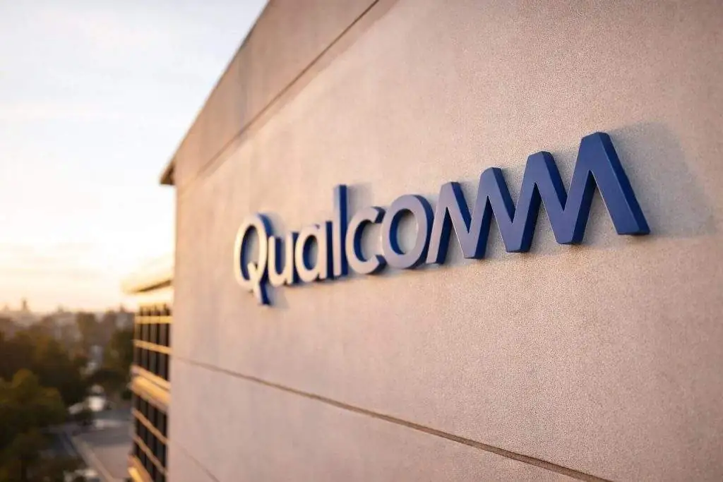 Qualcomm stock price edges up as QCOM sets Feb. 4 earnings date — what traders watch
