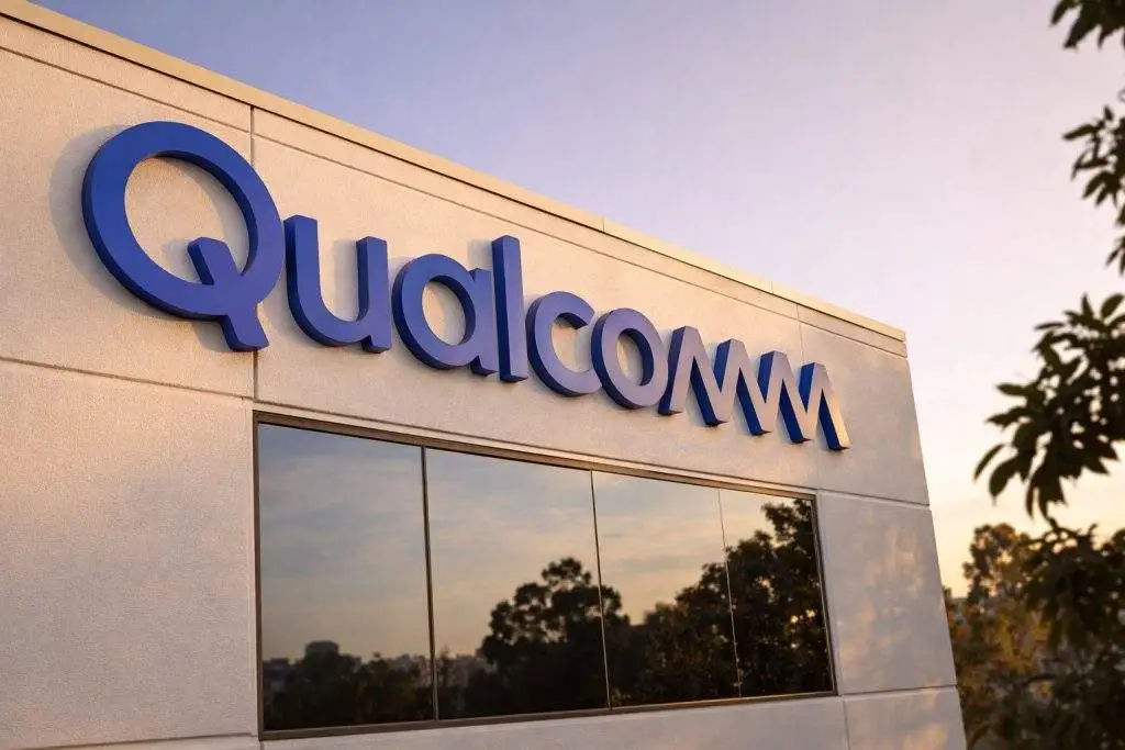 Qualcomm stock price slips into long weekend as investors eye dividend, board change and earnings
