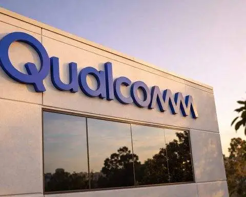 Qualcomm stock price slips into long weekend as investors eye dividend, board change and earnings