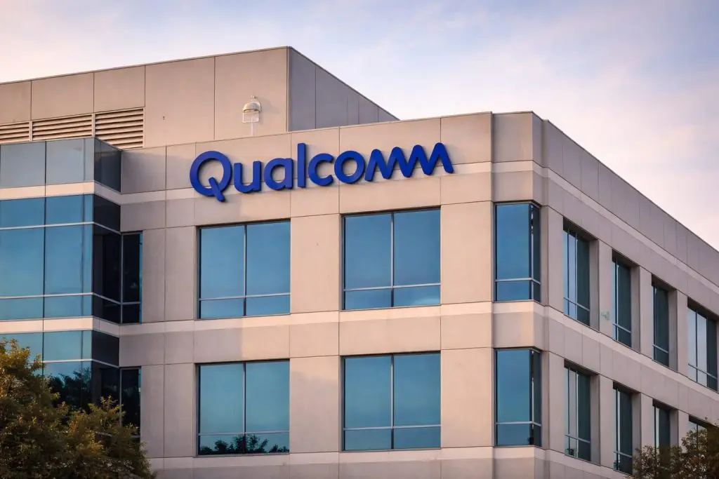 Qualcomm stock price today: QCOM slips despite $0.89 dividend as analysts flag catalyst gap