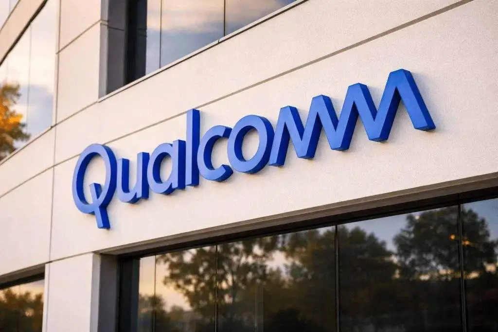 Qualcomm stock slips into long weekend despite new dividend; QCOM earnings on Feb. 4 in focus