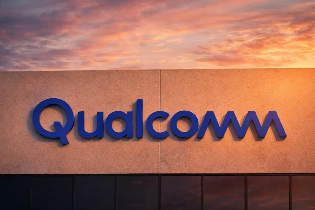 Qualcomm stock slips on Mizuho downgrade, Apple modem worries linger into the week