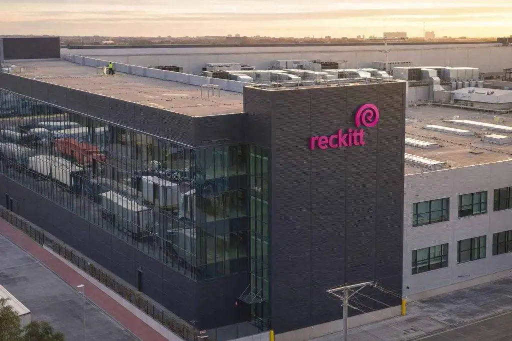 Reckitt Benckiser share price slips as buyback rolls on and £1.6bn special dividend vote nears