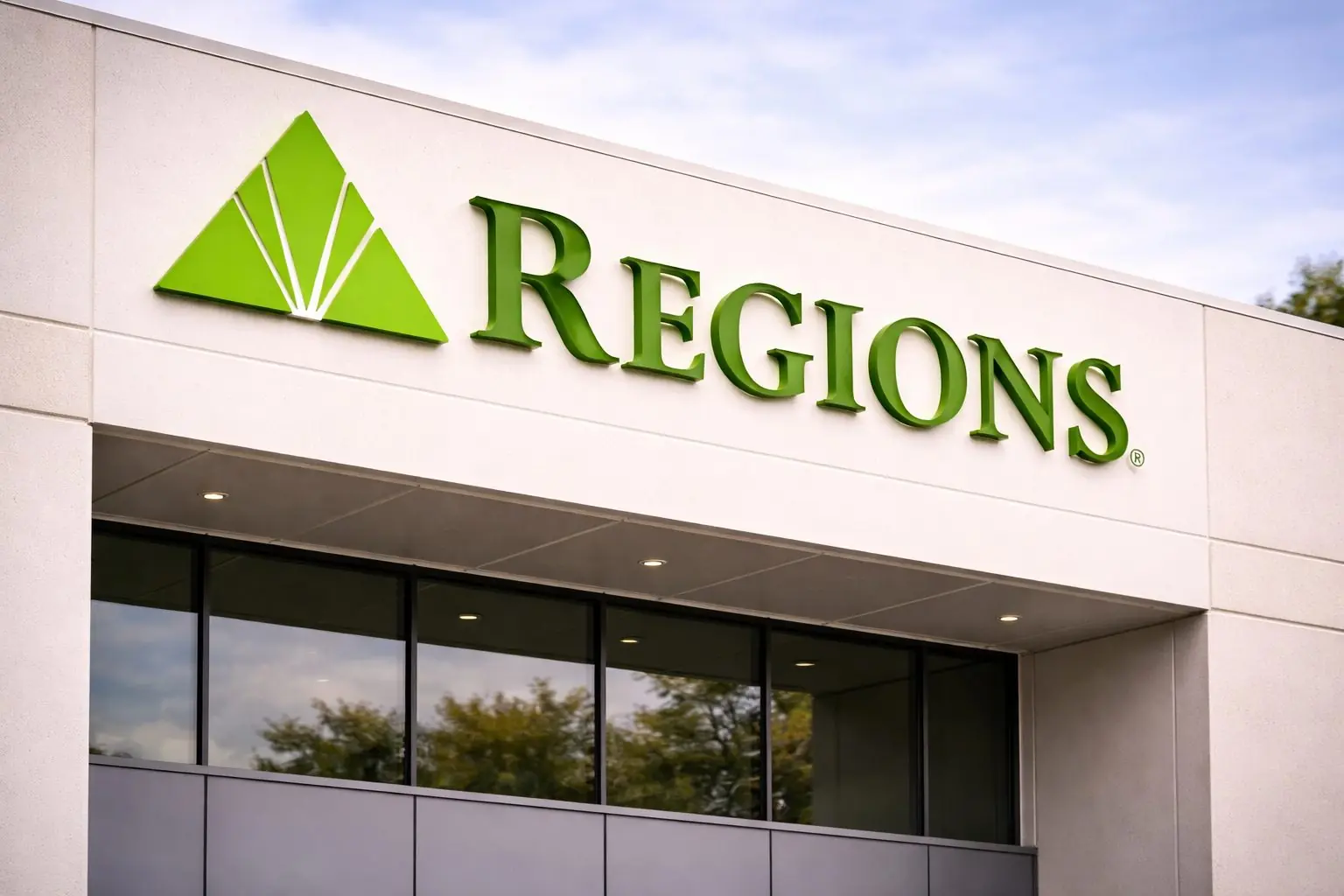 Regions Financial stock slips premarket after Q4 earnings; 2026 interest-income outlook in focus