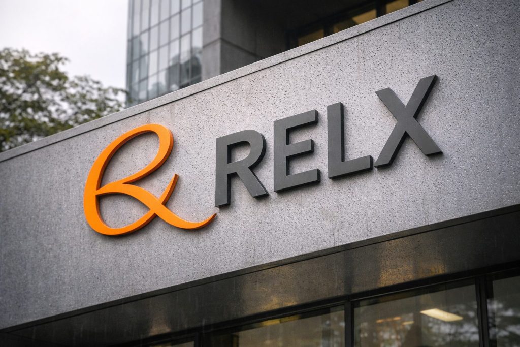 RELX share price slides toward a 52-week low despite fresh buyback disclosure