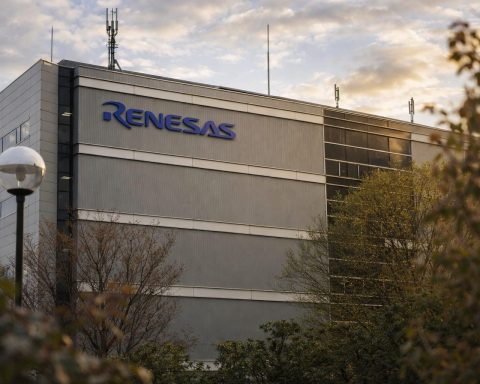 Renesas stock price slips in Tokyo as yen firms on tariff jitters; Feb 5 results loom