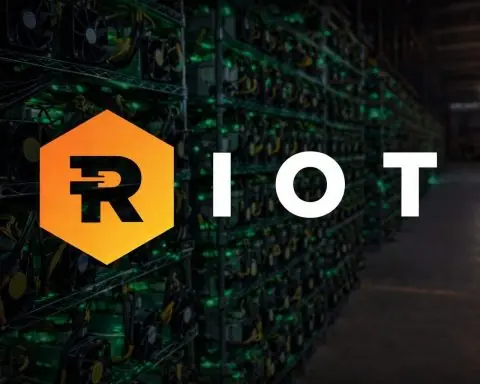 RIOT stock rises as bitcoin climbs; Riot’s data-center pivot and $500 million share-sale plan in focus