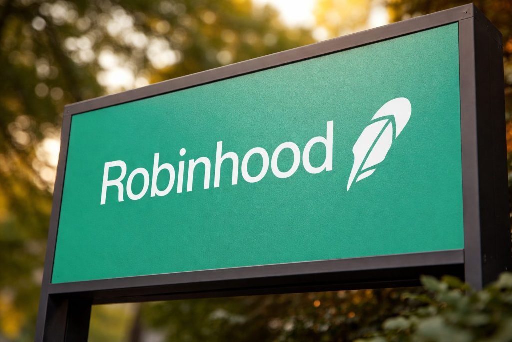 Robinhood stock in focus after hours as “Retail Kings” ETF debut collides with Fed week ahead