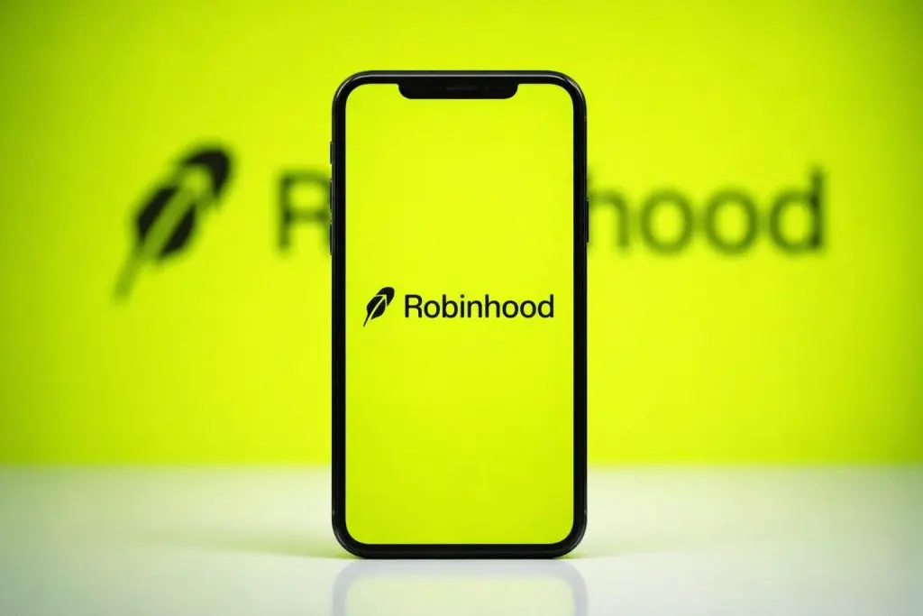 Robinhood stock slides as HOOD sets Feb. 10 earnings date — what investors watch next
