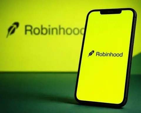 Robinhood stock slips after CEO share sale; jobs report and Feb. 10 earnings set the next test