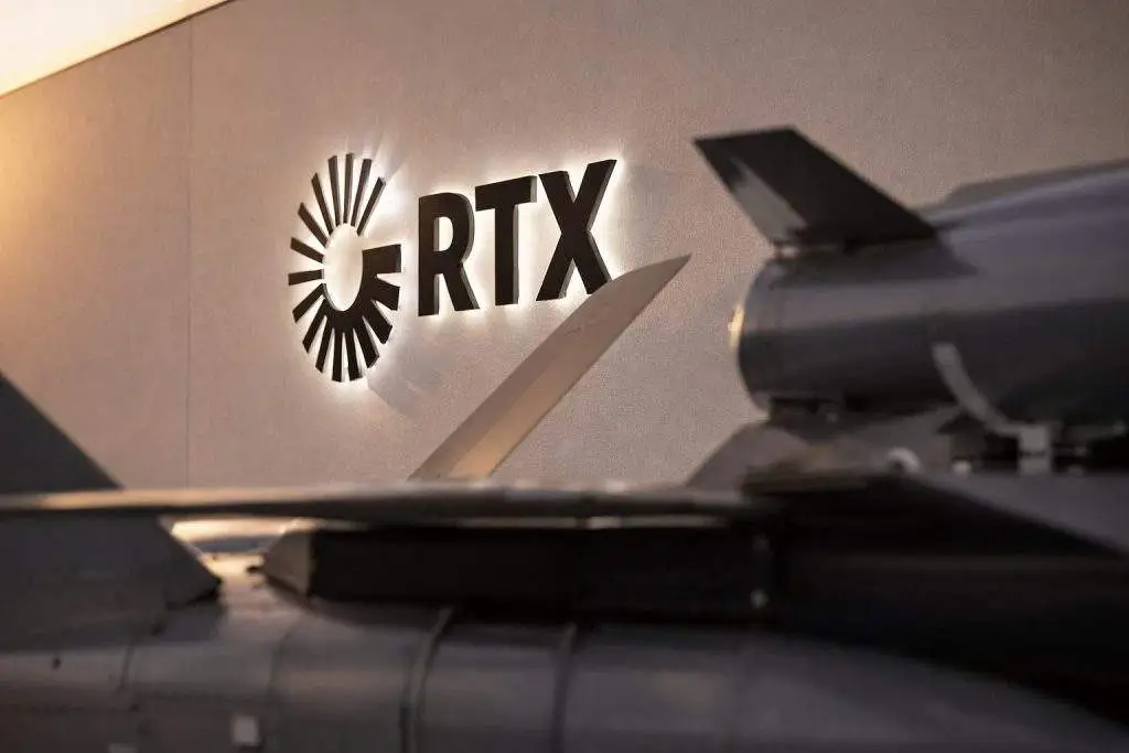 RTX stock at a fresh 52-week high: what to watch before Jan. 27 earnings