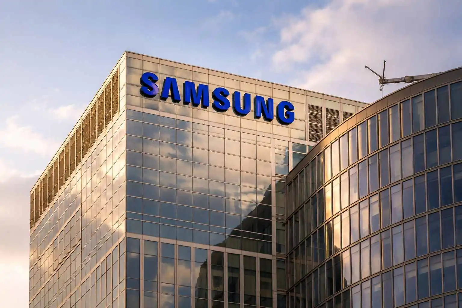 Samsung Electro-Mechanics stock price holds before Seoul open after Friday’s 3.9% drop as AI demand stays in focus