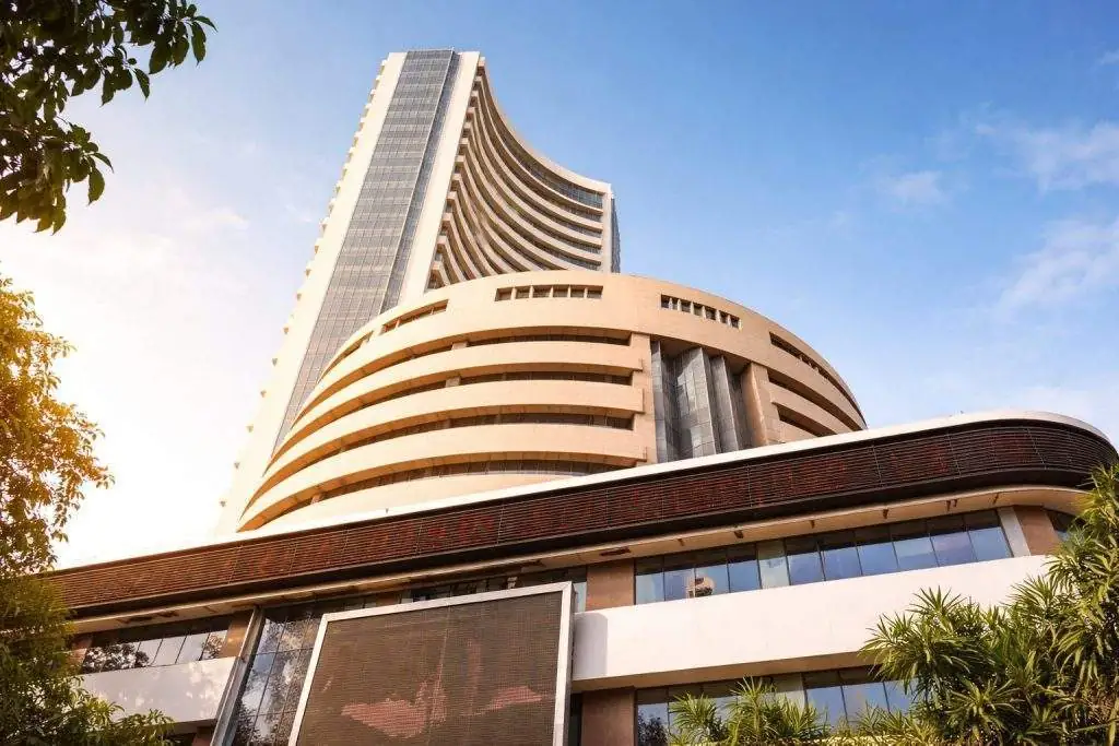 Sensex slides 770 points, Nifty sinks below 25,100 as rupee hits record low — what to watch next week