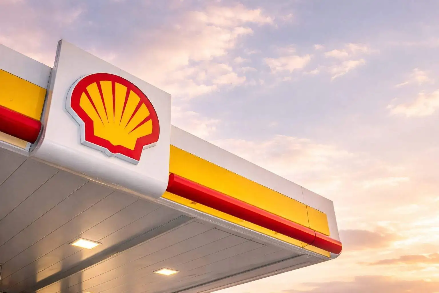 Shell share price today: SHEL ticks up as oil cools and tariff threats rattle markets