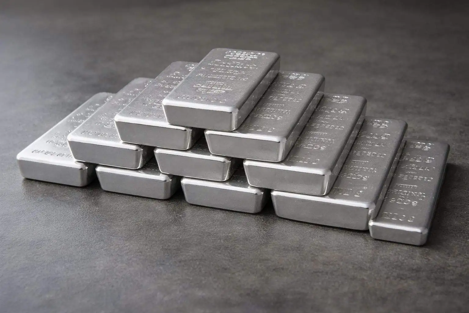 Silver price stays above $100 after record spike as Fed decision looms