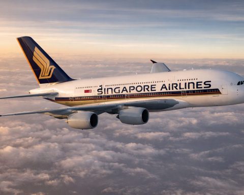 Singapore Airlines share price slips after A350 tail-strike report; what traders watch next