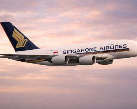 Singapore Airlines stock slips as oil climbs on Iran fears; Feb 24 update looms