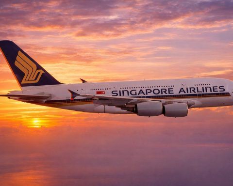 Singapore Airlines stock slips as oil jumps; traders eye Feb 24 update