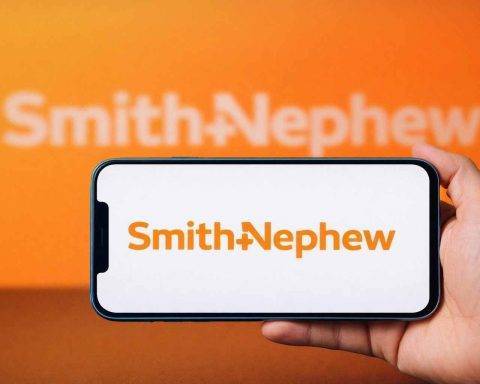 Smith & Nephew share price slips on Friday as exec share buys surface ahead of March results