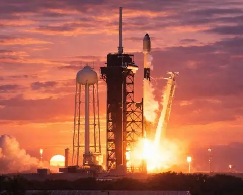 SpaceX Falcon 9 lifts off with 29 Starlink satellites as FCC clears bigger buildout