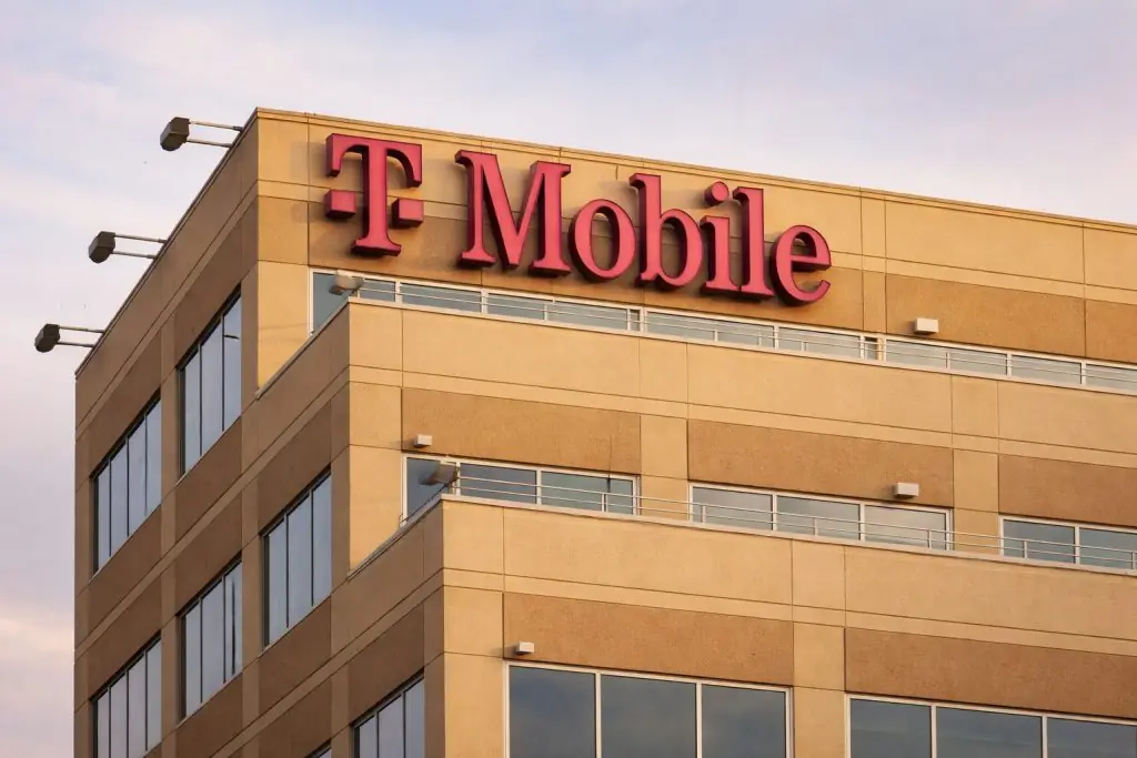 T-Mobile stock slides to fresh 52-week low as bill fee hike lands and earnings loom