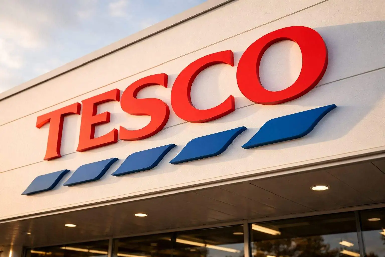 Tesco share price falls again as UK spending data turns heads — what TSCO investors watch next