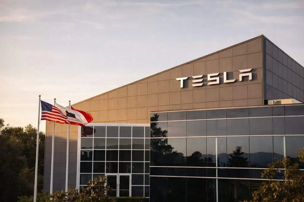 Tesla stock rises after Lemonade offers 50% insurance cut tied to Full Self-Driving