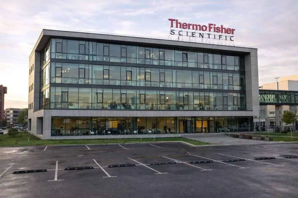 Thermo Fisher stock price today: TMO steadies near a 52-week high ahead of Jan. 29 earnings