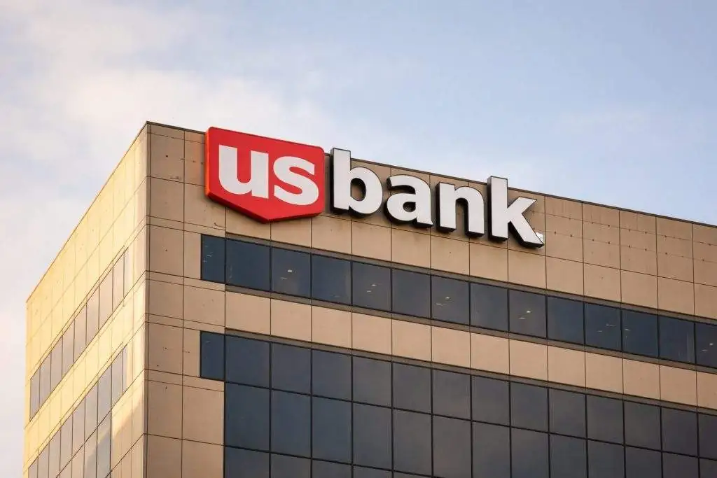 U.S. Bancorp stock flirts with a 52-week high as bond sale and Fed week come into view