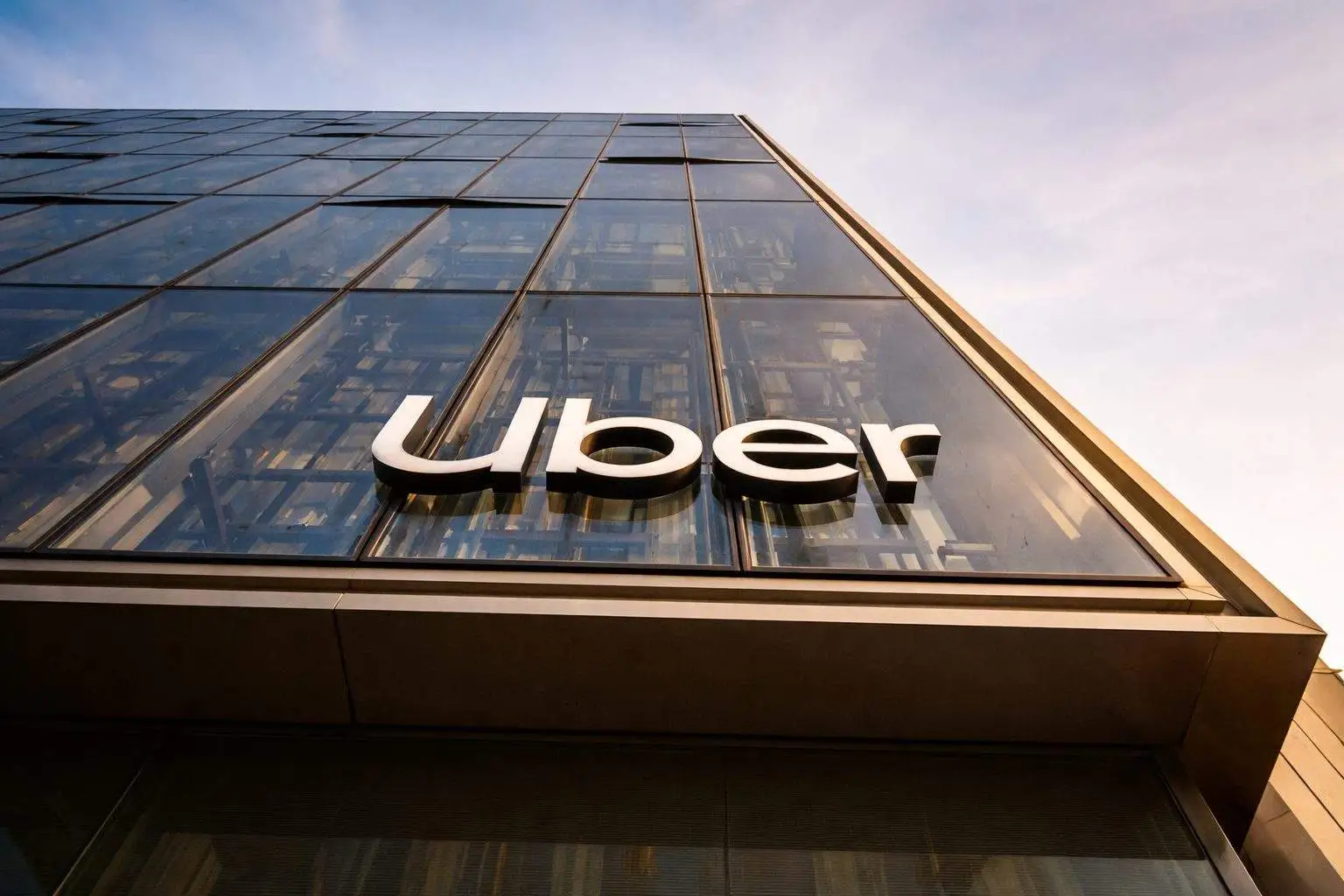 Uber stock in focus: California legal push, NYC delivery rules and earnings date loom