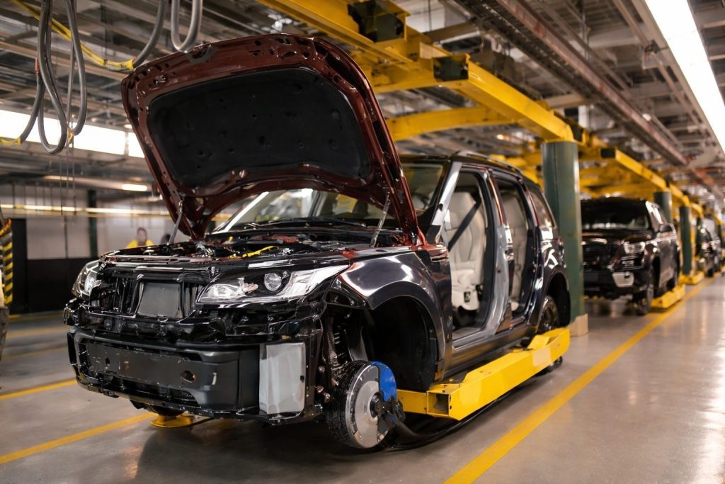 UK GDP Beats Forecasts: November Growth Hits 0.3% as Car Output Rebounds