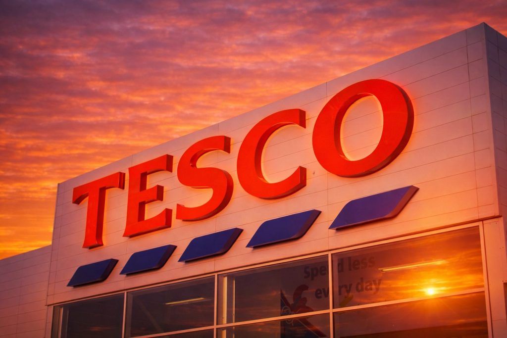 UK Retail Shakeout Starts Fast: 2,550 Jobs at Risk as Supermarkets Battle for Share