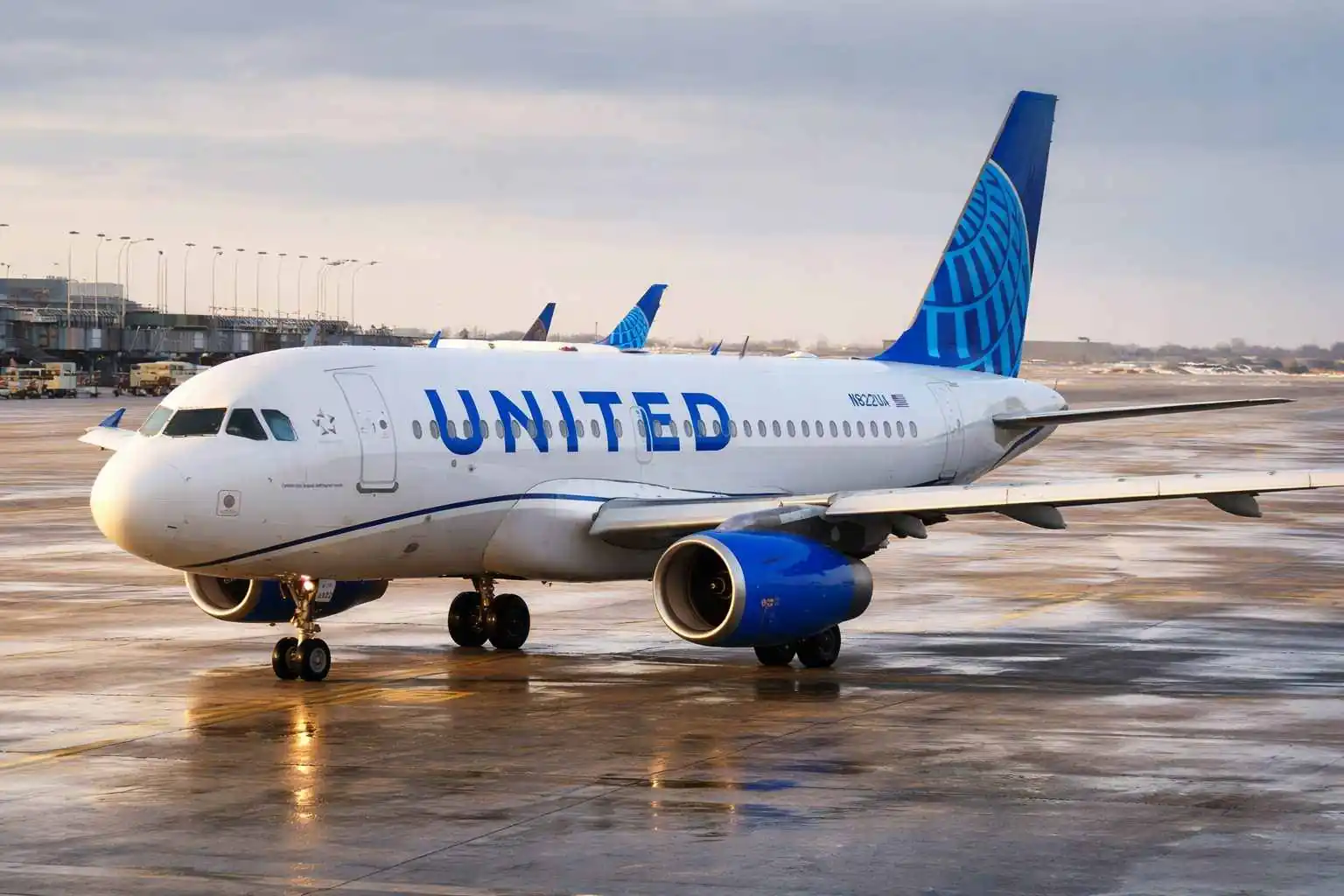 United Airlines stock pops in premarket after UAL lifts 2026 profit outlook — what investors watch next