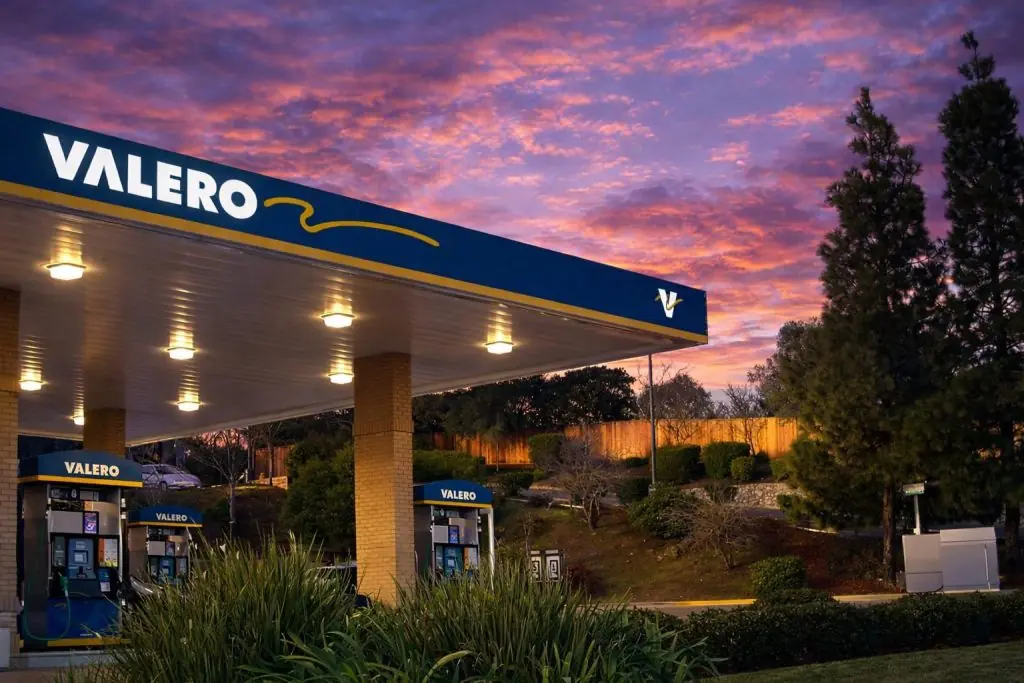Valero stock ends higher to start 2026 — OPEC+ meeting and Jan. 29 earnings are next