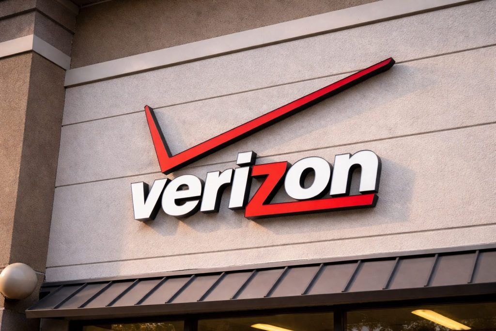 Verizon stock jumps as outage hits users and VZ dividend yield flirts with 7%