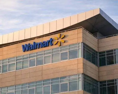 Walmart stock heads into Monday after CEO share sale; analysts lift target ahead of Fed week
