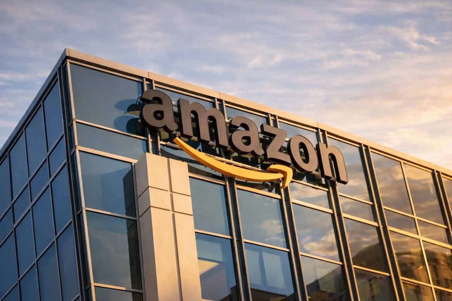 Amazon stock (AMZN) climbs after-hours as earnings loom and fresh filing hits tape