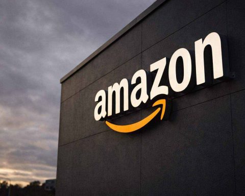 Amazon stock price tumbles as $200 billion 2026 capex plan hits AI trade (AMZN)