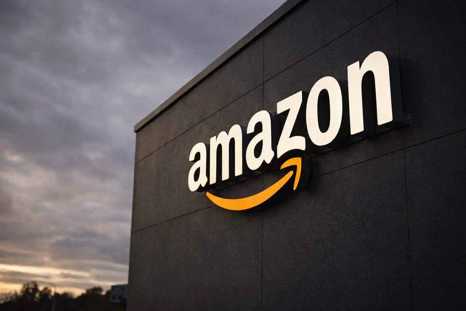 Amazon stock price tumbles as $200 billion 2026 capex plan hits AI trade (AMZN)