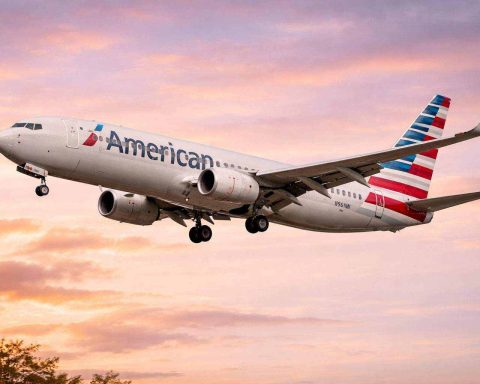 American Airlines stock steadies in premarket as unions escalate pressure on CEO