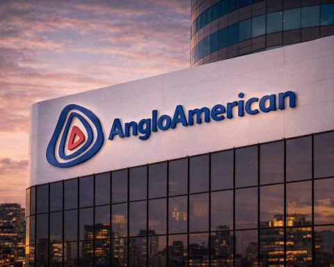 Anglo American stock slips as De Beers sale gets messier — what investors watch next