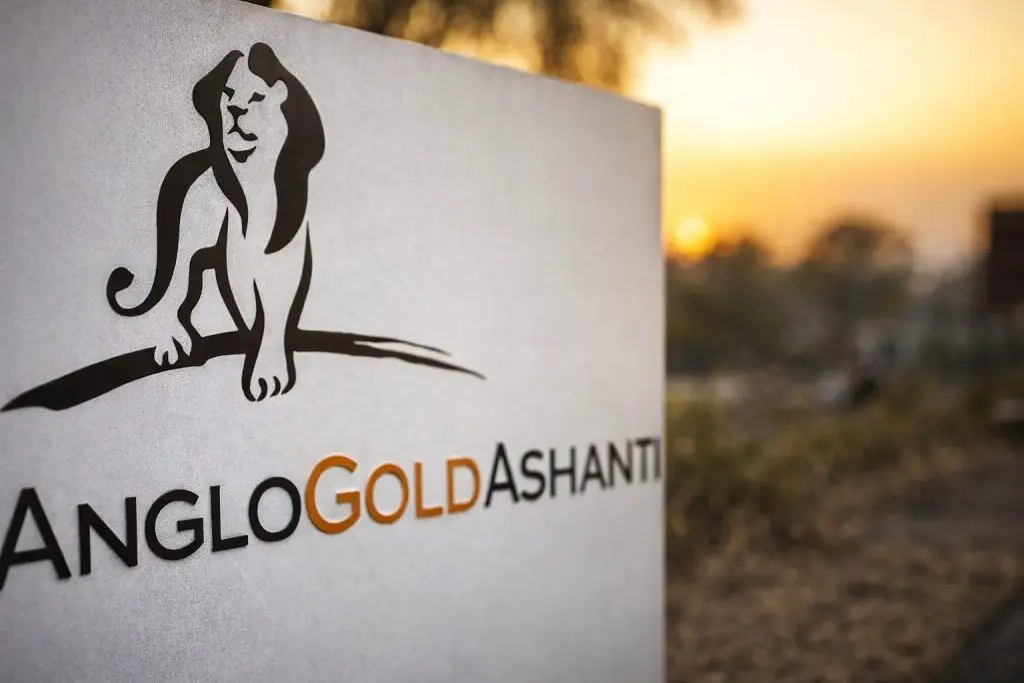 AngloGold Ashanti stock jumps 6% to a fresh high as gold swings and dividend dates come into focus